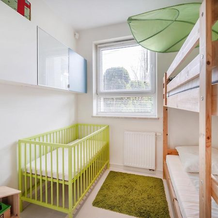 Apartament Rodzinny Family Garden Jastrzębia Góra Екстериор снимка