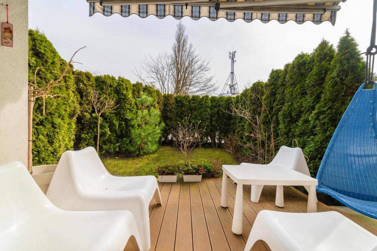 Apartament Rodzinny Family Garden Jastrzębia Góra Екстериор снимка